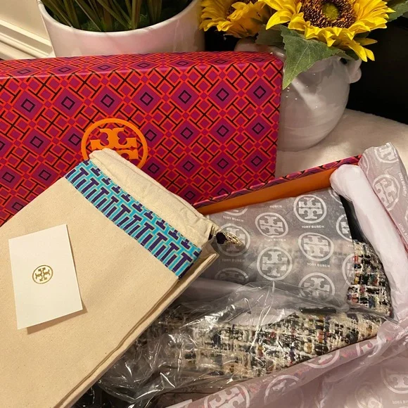 Tory Burch GIGI Tweed Pointy Toe Pump - Picture 10 of 10